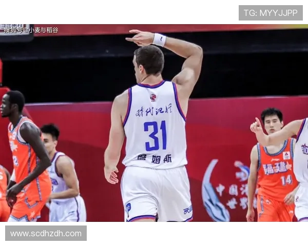赛后分析：上海篮球队与广州篮球队的比赛节奏与战术对比探讨