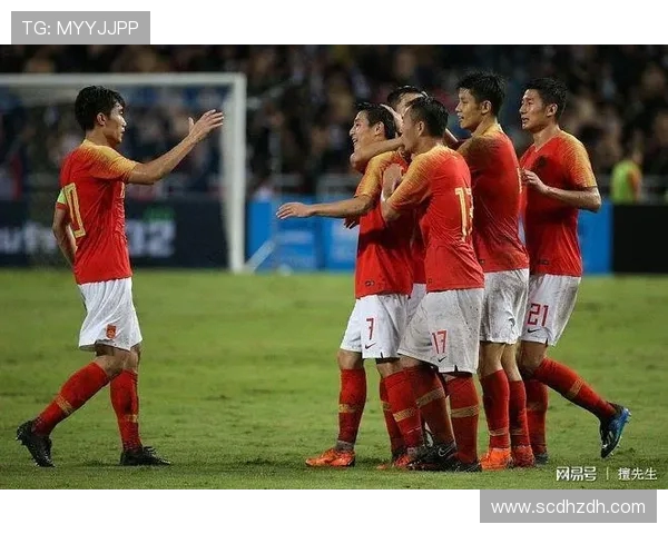 重庆足球队灵活战术解析与球队发展现状探讨