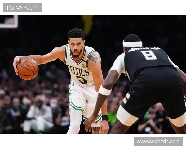 凯尔特人迎战雄鹿季后赛激烈对决,双方焦点球员表现引热议