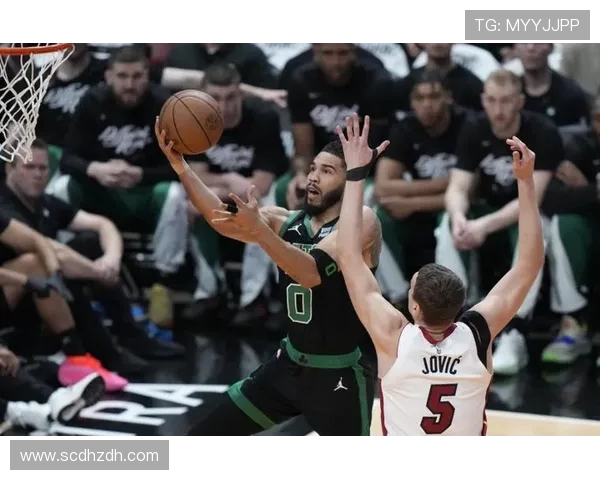 亚特兰大联迎战哥本哈根展开激烈对决双方争夺小组出线机会